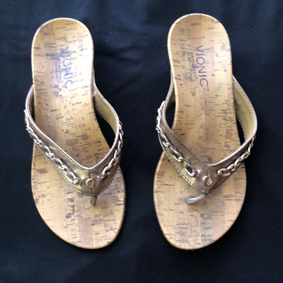 EUC Vionic bronze & gold sandals - Picture 1 of 4